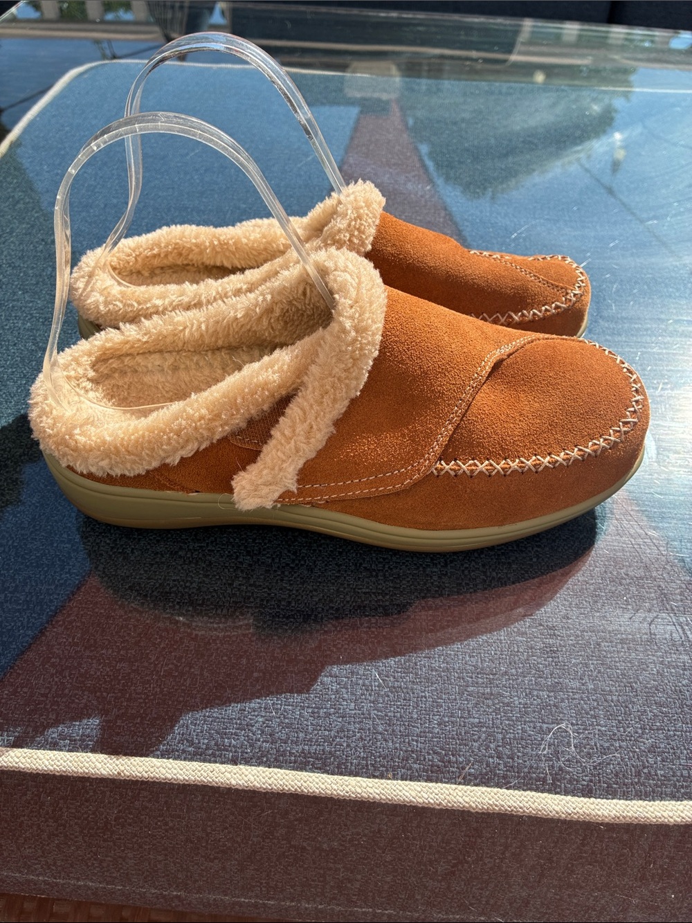 Cozy Shearling-Lined Suede Mules in Chestnut - Picture 2 of 8